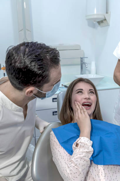 Best Broken or Chipped Tooth Repair in Waterflow, NM